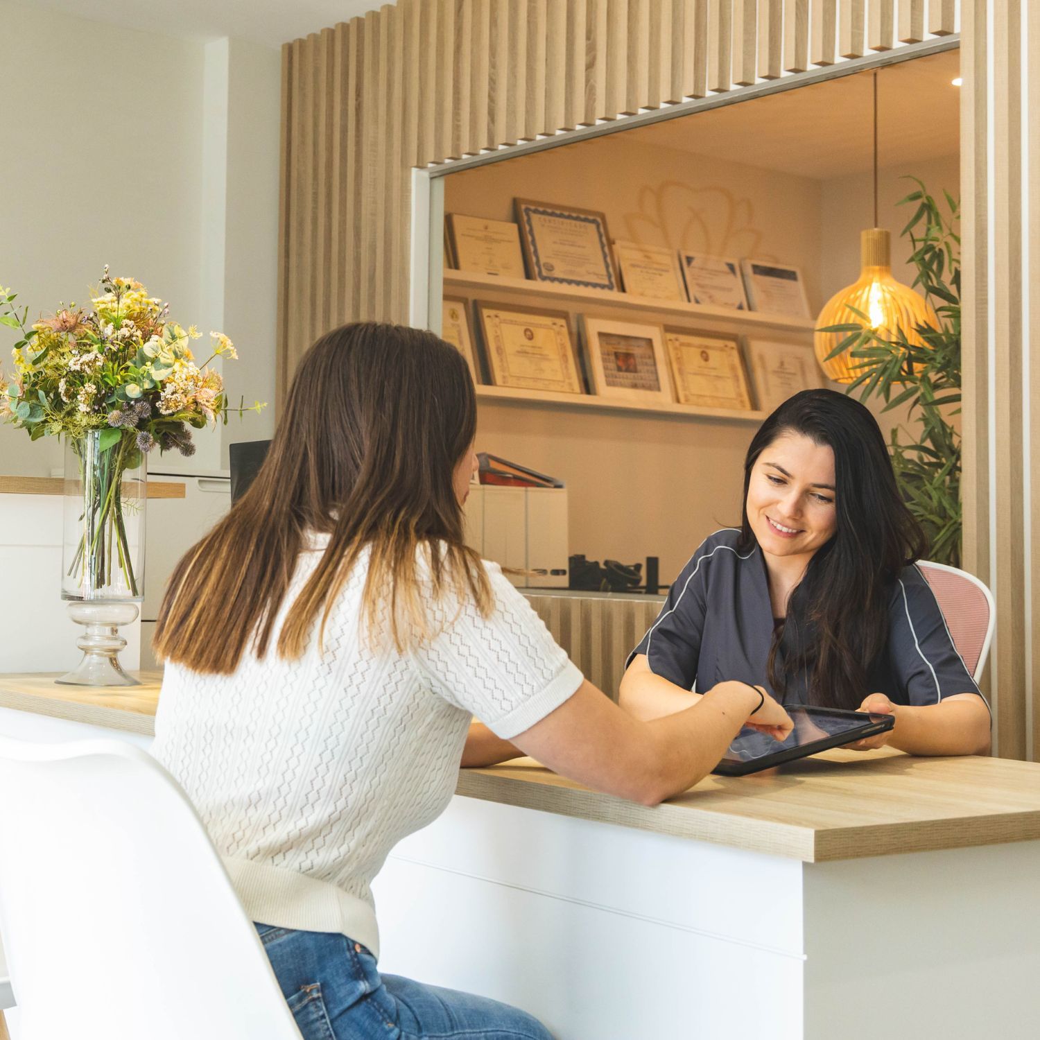 Recepción - Almela Clínica Dental, Castellón