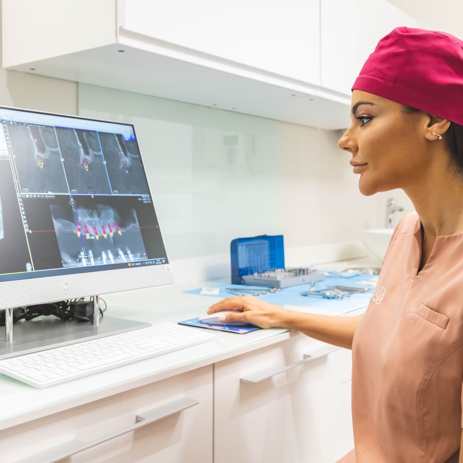 Implantes dentales - Almela Clínica Dental, Castellón
