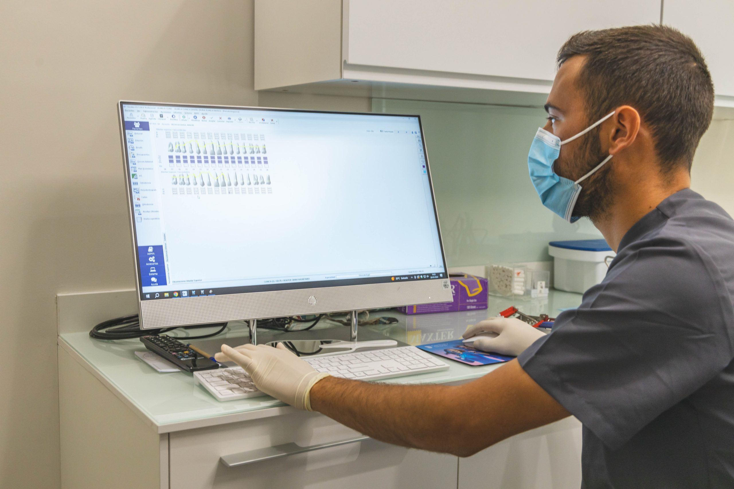 Clínica Almela - Almela Clínica Dental, Castellón